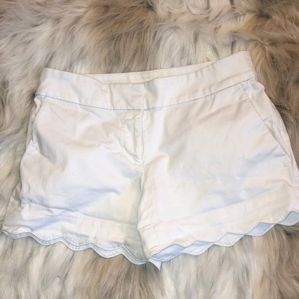 Scalloped White LOFT riviera shorts